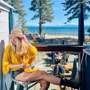 Meet your Posher, Alicia